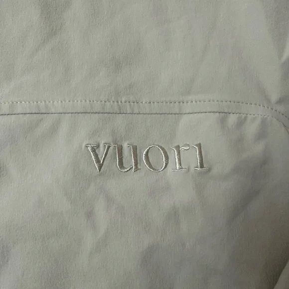 Vuori Sky Puffer Jacket Size Large NWT in Milkweed - Picture 4 of 7